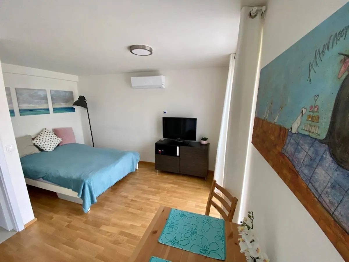 Apartment With A Terrace And Ac In The City Center Prag 0*,  Tjeckien