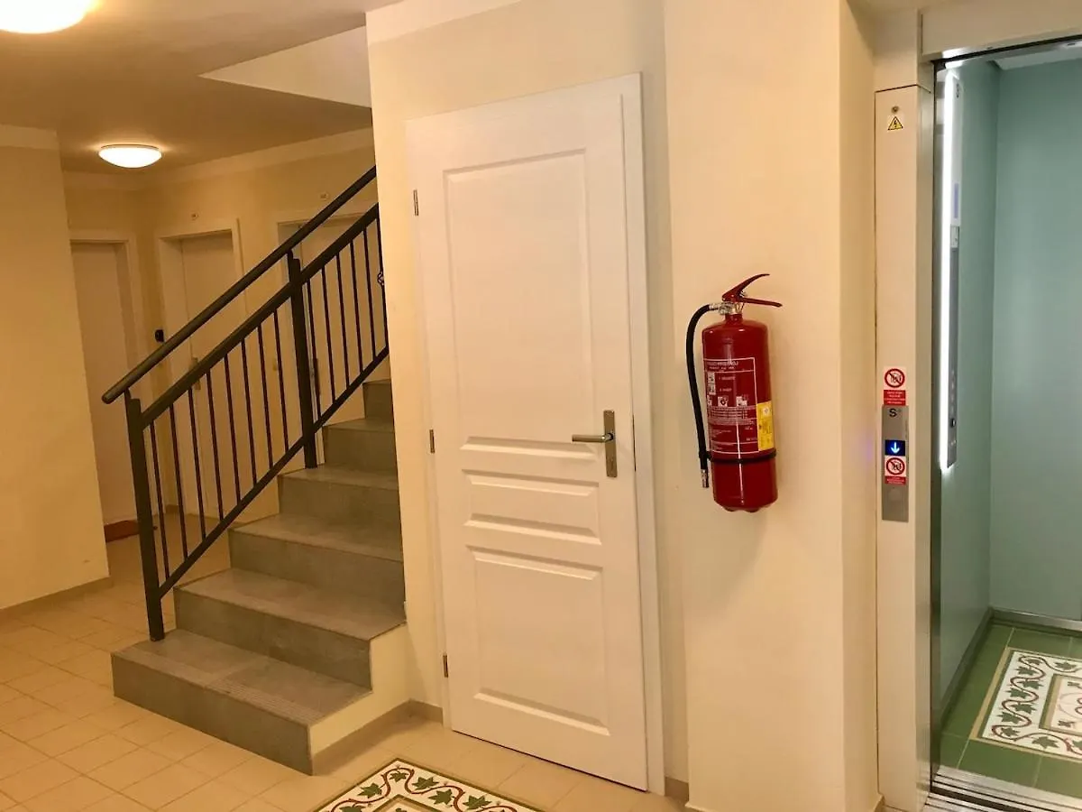 Apartment With A Terrace And Ac In The City Center Prag
