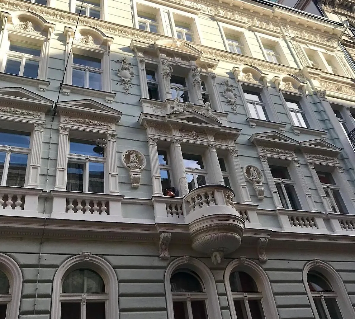 Apartment With A Terrace And Ac In The City Center Прага