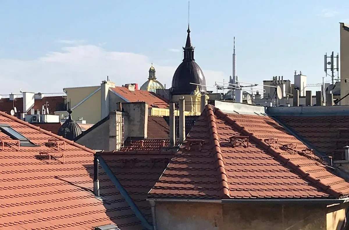 Apartment With A Terrace And Ac In The City Center Прага